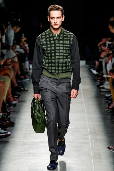 Look 23